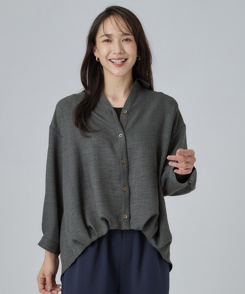 SHOO・LA・RUE（シューラルー）の「【S-LL】洗濯後しわになりにくい インしてる風シャツ（シャツ/ブラウス・レディース・チャコールグレー/ブルー/ライトベージュ/ブラウン系その他・04/03/02/01）」の5枚目の写真