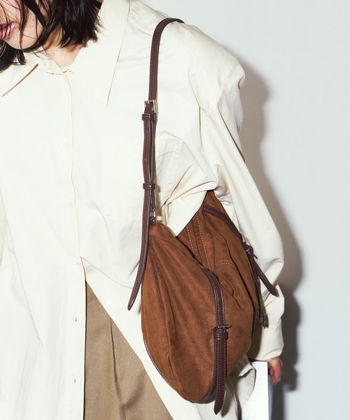 Knuth Marf(クヌースマーフ)の「Knuth Marf / クヌースマーフ suede moon bag(ショルダーバッグ・レディース・ブラウン/カーキ・FREE)」の16枚目の写真