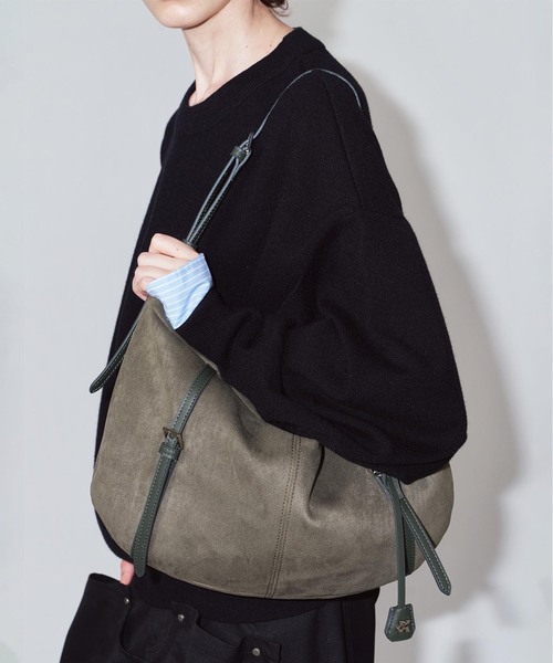 Knuth Marf(クヌースマーフ)の「Knuth Marf / クヌースマーフ suede moon bag(ショルダーバッグ・レディース・ブラウン/カーキ・FREE)」の5枚目の写真