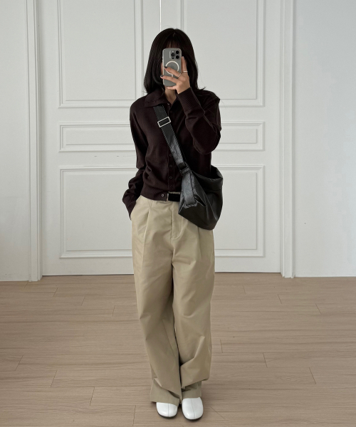 PLAC WOMEN（プレイス・ウィメン）の「スリムハイネックボタンニットカーディガン ブラウン（カーディガン/ボレロ・レディース・ブラウン・MEDIUM/SMALL）」の2枚目の写真