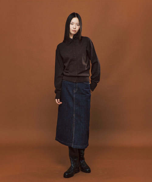 PLAC WOMEN（プレイス・ウィメン）の「スリムハイネックボタンニットカーディガン ブラウン（カーディガン/ボレロ・レディース・ブラウン・MEDIUM/SMALL）」の4枚目の写真