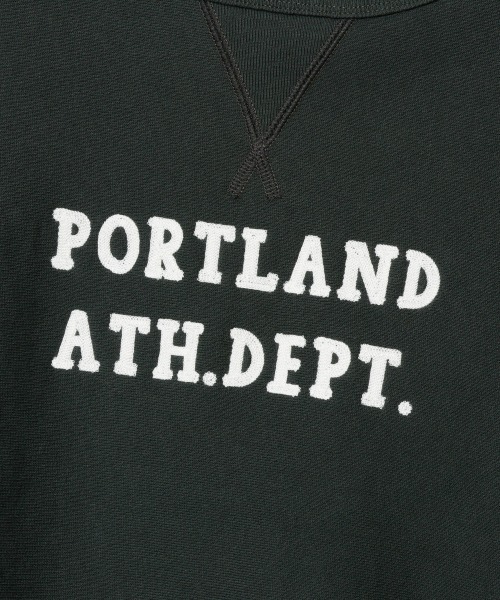 Champion（チャンピオン）の「チャンピオン Champion RW CREW NECK SWEATSHIRT（スウェット・レディース・ダークグレー/ライトグレー/ブラウン/ネイビー・M/L）」の16枚目の写真
