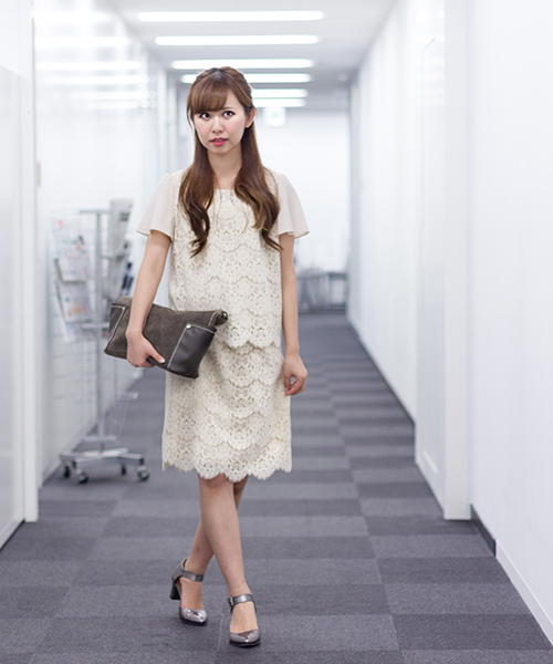 NATURAL BEAUTY BASIC(ナチュラルビューティーベーシック)の「フロッキーレースセットアップ ブラウス(シャツ/ブラウス・レディース・ネイビー/ベージュ・SMALL/MEDIUM)」の9枚目の写真