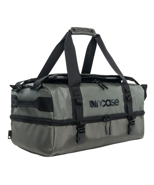 incase（インケース）の「INTR20046-ANTIncase TRACTO Split Duffel 60 - Anthracite（ボストンバッグ・メンズ・チャコールグレー・ONE SIZE）」の2枚目の写真