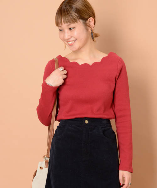 mystic(ミスティック)の「衿スカラッププルオーバー(Tシャツ/カットソー・レディース・レッド/ライトグレー/キャメル/ブラック/チャコールグレー・フリ-)」の5枚目の写真