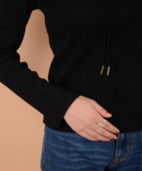 mystic(ミスティック)の「衿スカラッププルオーバー(Tシャツ/カットソー・レディース・レッド/ライトグレー/キャメル/ブラック/チャコールグレー・フリ-)」の20枚目の写真