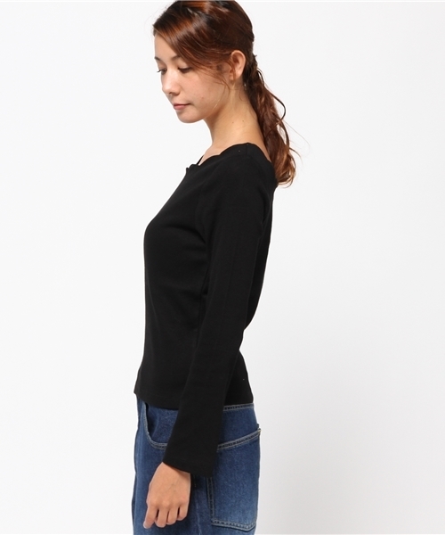 mystic(ミスティック)の「衿スカラッププルオーバー(Tシャツ/カットソー・レディース・レッド/ライトグレー/キャメル/ブラック/チャコールグレー・フリ-)」の9枚目の写真