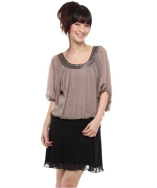 GRACE CONTINENTAL（グレースコンチネンタル）の「ドルマンジョーゼットワンピース　KW「オケージョン」（ワンピース・レディース・グレー/ベージュ・36）」の2枚目の写真