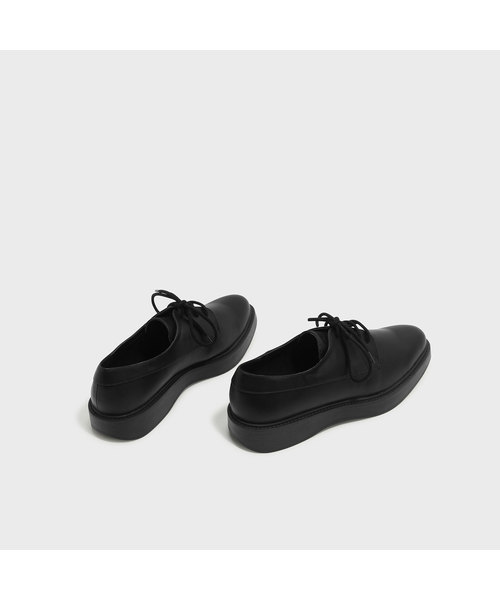 CHARLES & KEITH(チャールズ & キース)の「レースアップカバードフラット / LACE-UP COVERED FLATS(モカシン/デッキシューズ・レディース・ブラック/グリーン/ネイビー・24㎝/22.5cm/23.5cm/23cm/24.5㎝)」の18枚目の写真