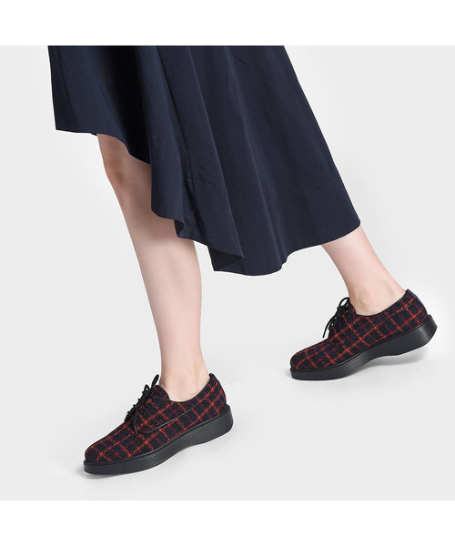CHARLES & KEITH(チャールズ & キース)の「レースアップカバードフラット / LACE-UP COVERED FLATS(モカシン/デッキシューズ・レディース・ブラック/グリーン/ネイビー・24㎝/22.5cm/23.5cm/23cm/24.5㎝)」の5枚目の写真