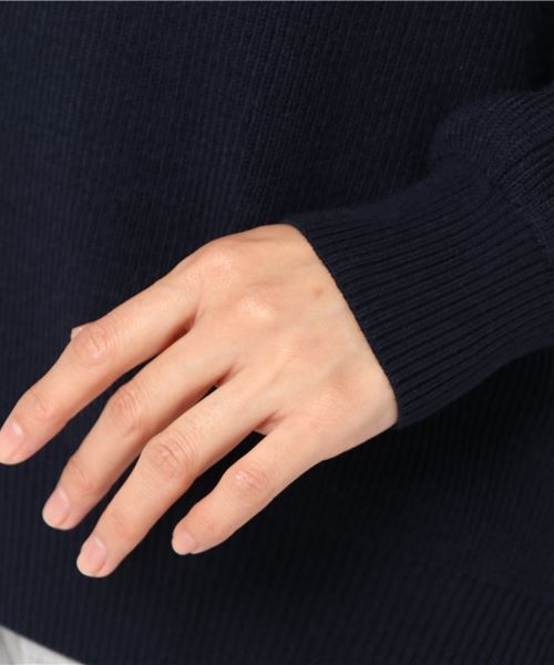 RIVE DROITE（リヴドロワ）の「カシミヤ混片畦Vネックプルオーバー（ニット/セーター・レディース・オフホワイト/ネイビー/ミント・FREE）」の5枚目の写真