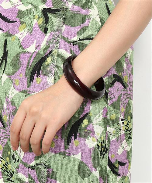 ADAM ET ROPE'（アダムエロペ）の「デットストックアクリルバングル