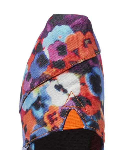 TOMS（トムス）の「2013 トムス 新作 オアフ トロピカル 花柄 TOMS W CLSC Oahu（スニーカー・レディース・マルチ・23cm/23.5cm/24cm/24.5cm）」の5枚目の写真