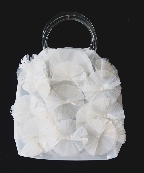 LE VERNIS(ル・ベルニ)の「フラワーボムバッグ(ハンドバッグ・レディース・ホワイト/ブラック/ブルー/クリア・FREE)」の6枚目の写真