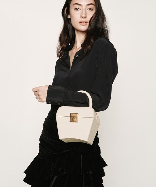 クロックエフェクト ストラクチャード スカルプチュアバッグ CHARLES & KEITH クロックエフェクト ストラクチャード スカルプチュア