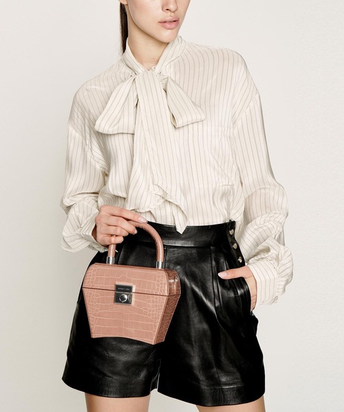 CHARLES & KEITH(チャールズ & キース)の「クロックエフェクト スカルプチャートップハンドルバッグ / Croc-Effect Sculptural Top Handle Bag(ハンドバッグ・レディース・イエロー/クリーム/ベビーピンク・M)」の11枚目の写真