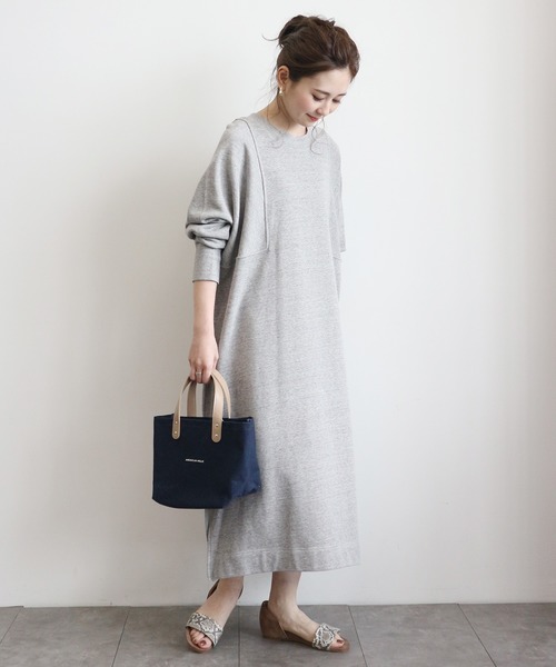 AMERICAN HOLIC（アメリカンホリック）の「アーム切り替えＢＩＧシルエットカットワンピース ＊（ワンピース・レディース・ブラック/ライトベージュ/LT.Gray・FREE）」の3枚目の写真