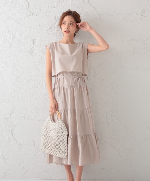 ABITOKYO（アビトーキョー）の「2WAY セットアップ風 フレンチスリーブ ティアードロングワンピース（ワンピース・レディース・チャコールグレー/ベージュ/オフホワイト/サックスブルー/ライトベージュ/ライトグリーン/ブラック/ネイビー・FREE）」の21枚目の写真