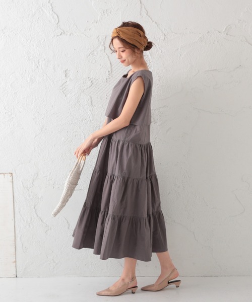 ABITOKYO（アビトーキョー）の「2WAY セットアップ風 フレンチスリーブ ティアードロングワンピース（ワンピース・レディース・チャコールグレー/ベージュ/オフホワイト/サックスブルー/ライトベージュ/ライトグリーン/ブラック/ネイビー・FREE）」の10枚目の写真