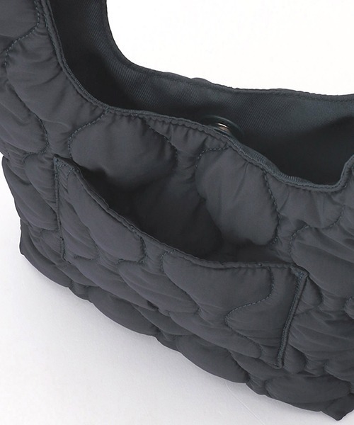 MONO　COMME CA（モノコムサ）の「キルティングバッグ（トートバッグ・レディース・ネイビー/カーキ/ベージュ・FREE）」の10枚目の写真