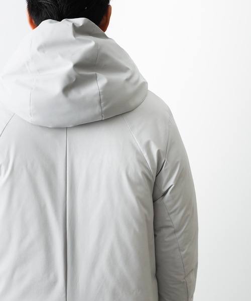 ATTACHMENT（アタッチメント）の「T400ノイズコーティングストレッチ タフタ フーデッドダウンコート（ダウンジャケット/コート・メンズ・ライトグレー/グレー系その他/ブラック・1/3/2）」の21枚目の写真