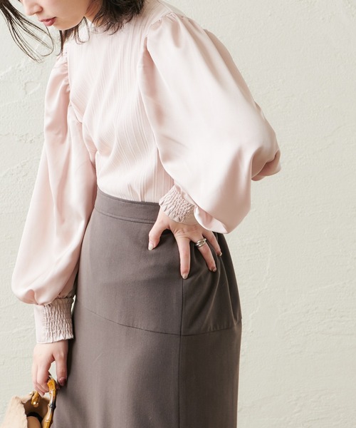 natural couture（ナチュラルクチュール）の「【WEB限定カラー有り】異素材切替たっぷりギャザースリーブプルオーバー（ニット/セーター・レディース・ブラウン/アイボリー/ラベンダー/ピンクベージュ・FREE）」の4枚目の写真