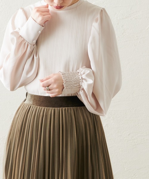 natural couture（ナチュラルクチュール）の「【WEB限定カラー有り】異素材切替たっぷりギャザースリーブプルオーバー（ニット/セーター・レディース・ブラウン/アイボリー/ラベンダー/ピンクベージュ・FREE）」の2枚目の写真