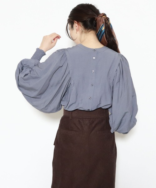 archives(アルシーヴ)の「2wayタックスリーブブラウス(シャツ/ブラウス・レディース・ベージュ/オフホワイト/ブルー/モカ・MEDIUM)」の16枚目の写真