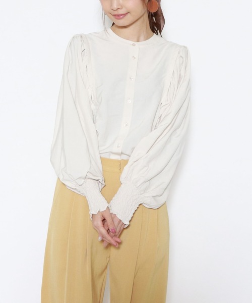 archives(アルシーヴ)の「2wayタックスリーブブラウス(シャツ/ブラウス・レディース・ベージュ/オフホワイト/ブルー/モカ・MEDIUM)」の15枚目の写真