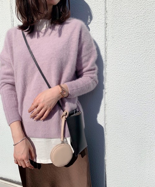 SHENERY（シーナリー）の「ラクーンVネックニットプルオーバー（ニット/セーター・レディース・モカ/パープル/グリーン/アイボリー・FREE）」の4枚目の写真