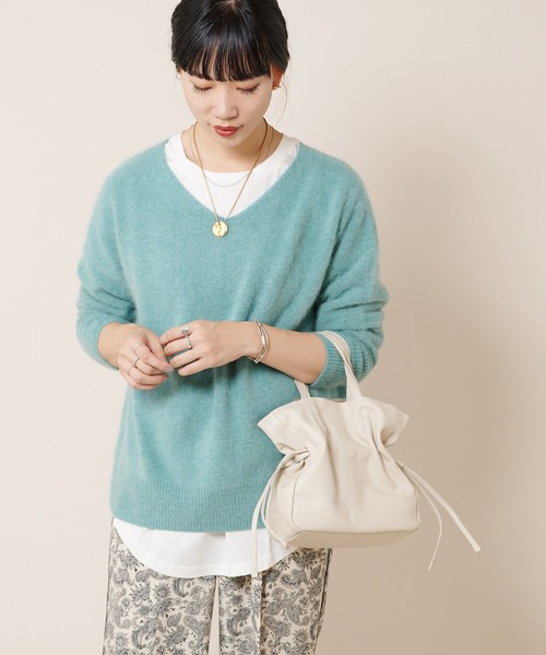 SHENERY（シーナリー）の「ラクーンVネックニットプルオーバー（ニット/セーター・レディース・モカ/パープル/グリーン/アイボリー・FREE）」の5枚目の写真