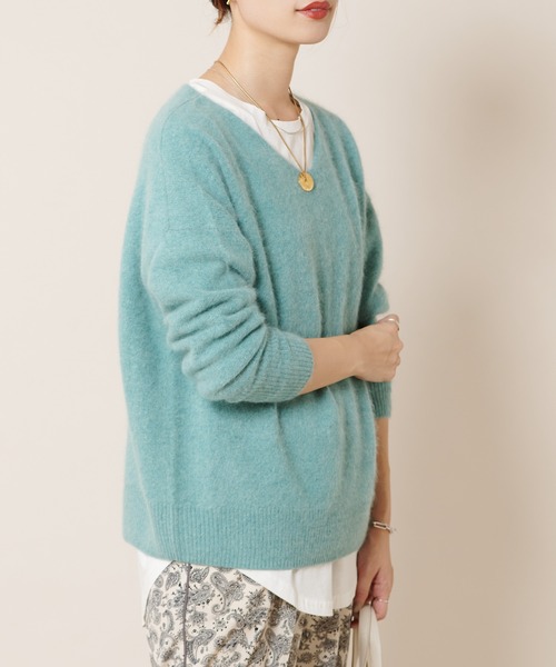 SHENERY（シーナリー）の「ラクーンVネックニットプルオーバー（ニット/セーター・レディース・モカ/パープル/グリーン/アイボリー・FREE）」の7枚目の写真