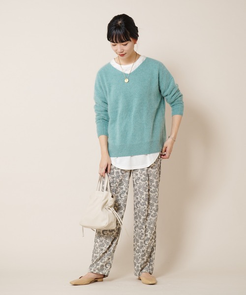 SHENERY（シーナリー）の「ラクーンVネックニットプルオーバー（ニット/セーター・レディース・モカ/パープル/グリーン/アイボリー・FREE）」の9枚目の写真