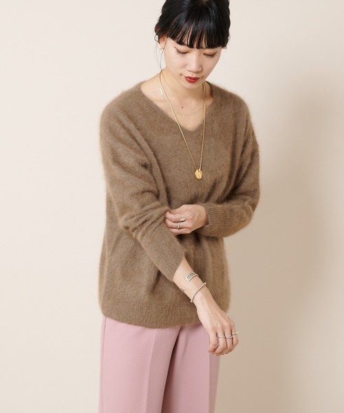 SHENERY（シーナリー）の「ラクーンVネックニットプルオーバー（ニット/セーター・レディース・モカ/パープル/グリーン/アイボリー・FREE）」の14枚目の写真