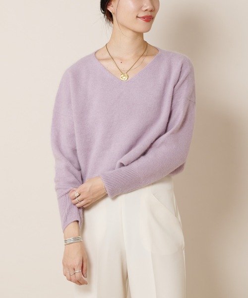 SHENERY（シーナリー）の「ラクーンVネックニットプルオーバー（ニット/セーター・レディース・モカ/パープル/グリーン/アイボリー・FREE）」の21枚目の写真
