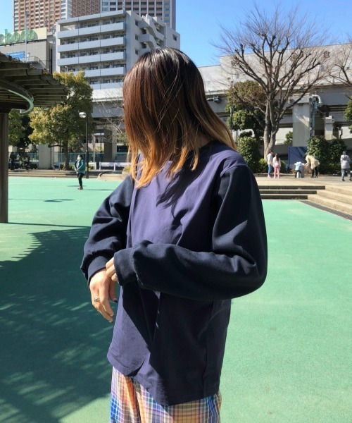 M nort（エムノート）の「【わたなべ麻衣プロデュース】ドッキングバックデザイントップス（Tシャツ/カットソー・レディース・ネイビー・FREE）」の12枚目の写真