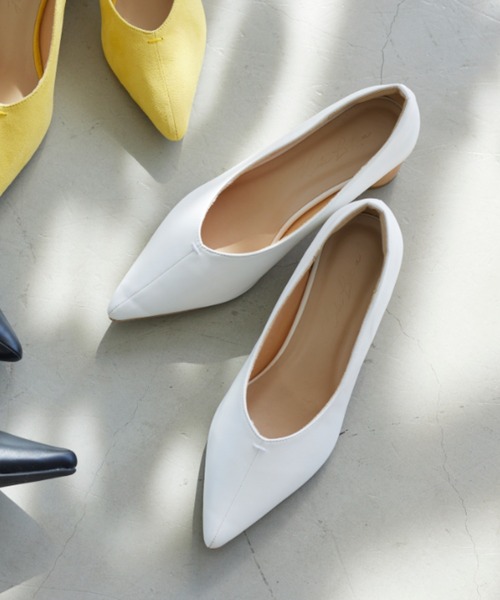 KOBE LETTUCE（コウベレタス）の「センターシームステッチパンプス（パンプス・レディース・イエロー/ブラック/アイボリー・M/S/LL/L）」の2枚目の写真