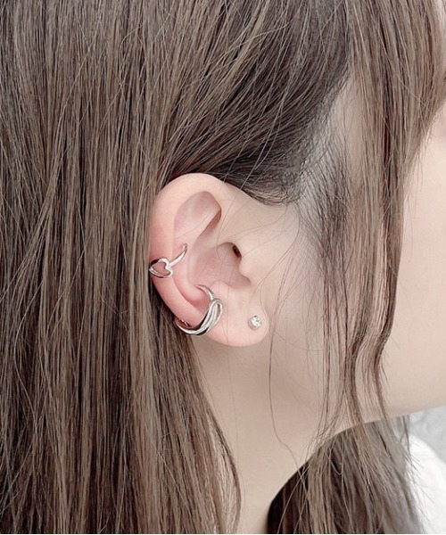 apres jour(アプレジュール)の「【apres jour×ARIAZ】アソートイヤカフ2個セット(イヤーカフ・レディース・ゴールド/シルバー系その他/ゴールド系その他2/シルバー/シルバー系その他2/ゴールド系その他3/シルバー系その他3/ゴールド系その他・FREE)」の2枚目の写真