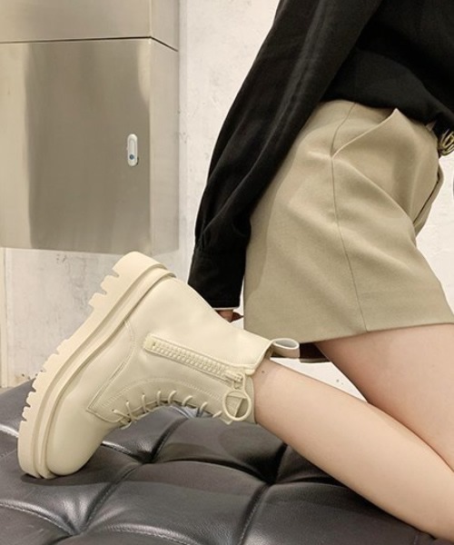 KOR（ケーオーアール）の「レースアップショートブーツ（ブーツ・レディース・ベージュ/ブラック・38/40/39/35/36/37）」の5枚目の写真