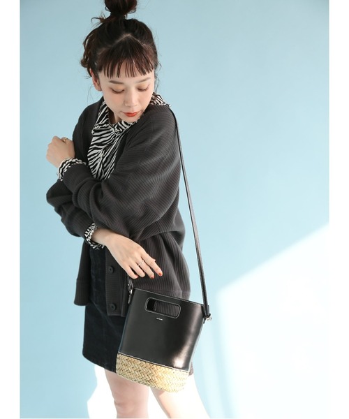 JOURNAL STANDARD（ジャーナルスタンダード）の「【YAHKI /ヤーキ】STRAW 2WAY ：ショルダーバッグ（ショルダーバッグ・レディース・キャメル/ブラック・FREE）」の14枚目の写真