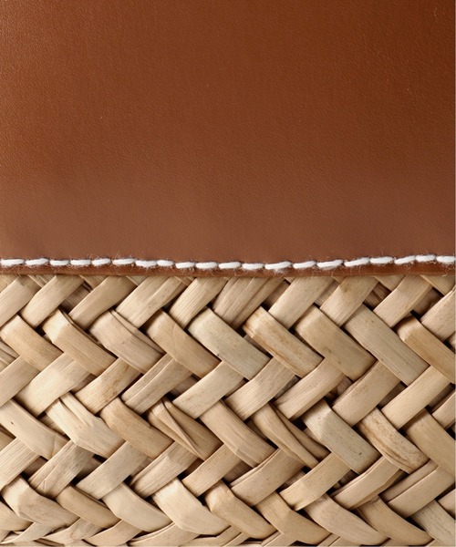 JOURNAL STANDARD（ジャーナルスタンダード）の「【YAHKI /ヤーキ】STRAW 2WAY ：ショルダーバッグ（ショルダーバッグ・レディース・キャメル/ブラック・FREE）」の13枚目の写真