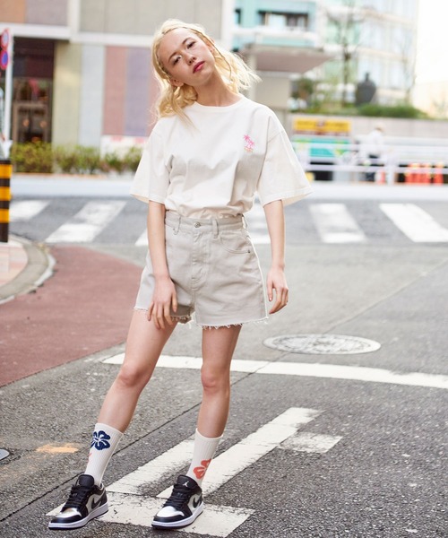 X-girl（エックスガール）の「HIBISCUS RIB SOCKS（ソックス/靴下・レディース・ホワイト/ブラック/ベージュ/ブルー・ONE SIZE）」の9枚目の写真