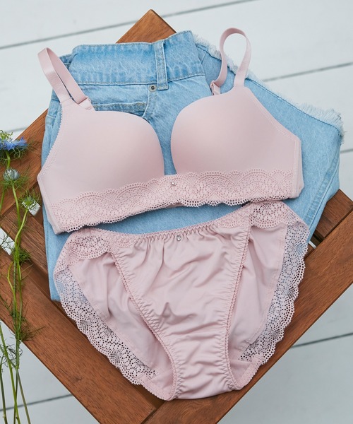 izumi BODY LABO（イズミボディラボ）の「Tシャツにも◎【つるんとしたカップがアウターにひびきにくい】丸胸つるんとノンワイヤーブラショーツセット（ブラ&ショーツ・レディース・ピンク/ブラック/アイボリー/ベージュ/ネイビー/グリーン/ダークブラウン/モスグリーン/ライトグレー/ライトベージュ/チャコール・LL/M/L/S）」の11枚目の写真