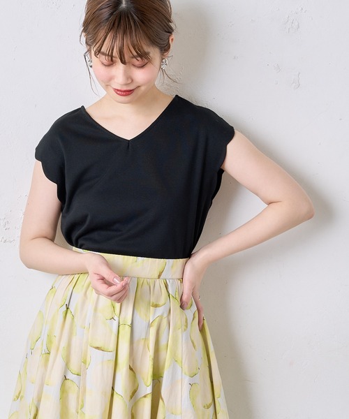 natural couture(ナチュラルクチュール)の「プチプラ2WAYお上品スカラップT(Tシャツ/カットソー・レディース・オフホワイト/ブラック/ベージュ/カーキ/サックスブルー/ピンク/その他1・FREE)」の8枚目の写真