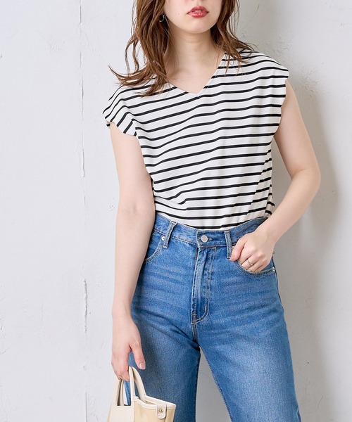 natural couture(ナチュラルクチュール)の「プチプラ2WAYお上品スカラップT(Tシャツ/カットソー・レディース・オフホワイト/ブラック/ベージュ/カーキ/サックスブルー/ピンク/その他1・FREE)」の16枚目の写真