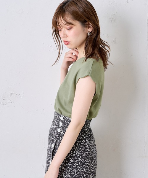 natural couture(ナチュラルクチュール)の「プチプラ2WAYお上品スカラップT(Tシャツ/カットソー・レディース・オフホワイト/ブラック/ベージュ/カーキ/サックスブルー/ピンク/その他1・FREE)」の18枚目の写真