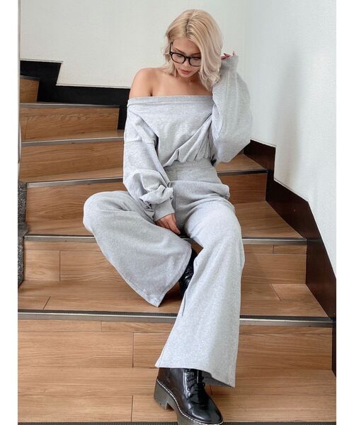 GYDA（ジェイダ）の「【WEB限定】オフショルドッキングスウェット