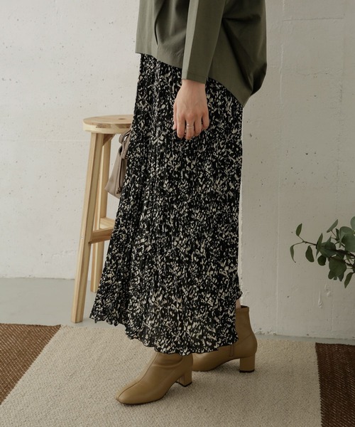 URBAN RESEARCH DOORS（アーバンリサーチドアーズ）の「ランダムプリーツスカート（スカート・レディース・グレー系その他/ブラック系その他・ONE）」の22枚目の写真