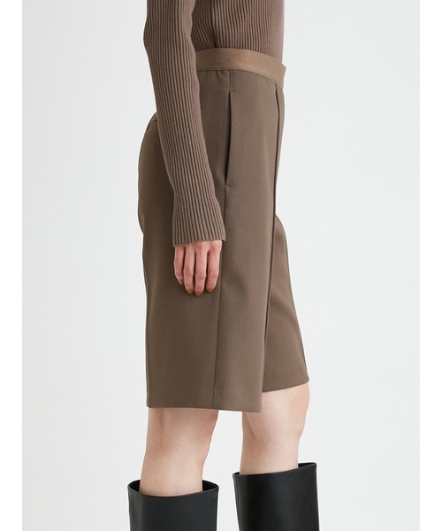 Mila Owen（ミラオーウェン）の「つまみコバデザインバミューダパンツ（その他パンツ・レディース・ブラック/ベージュ/モカ・1/0）」の18枚目の写真