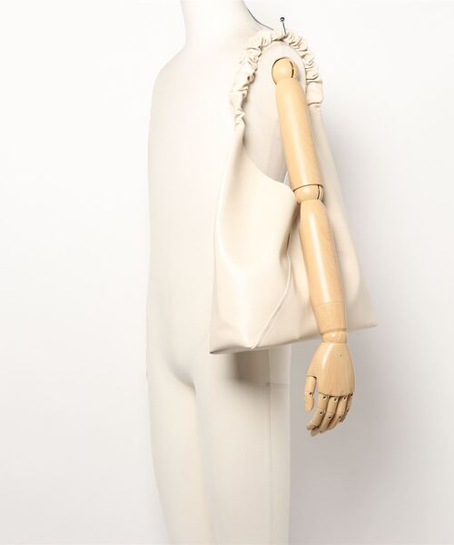 aimoha（アイモハ）の「PUトート（トートバッグ・レディース・ブラック/ベージュ/オフホワイト/イエロー・FREE）」の11枚目の写真